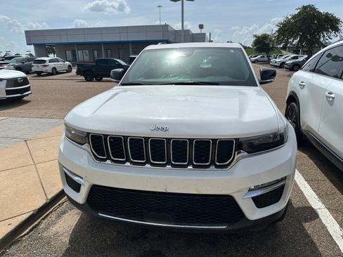 Used 2022 Jeep Grand Cherokee Limited 4xe AWD/4WD image 2