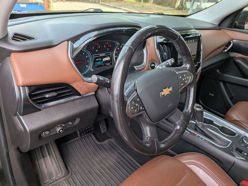 Used 2018 Chevrolet Traverse High Country AWD/4WD image 38