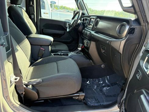 Used 2021 Jeep Wrangler Sport AWD/4WD image 15