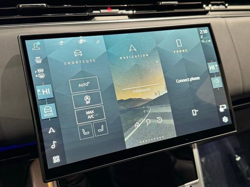 Used 2024 Land Rover Range Rover SE image 13