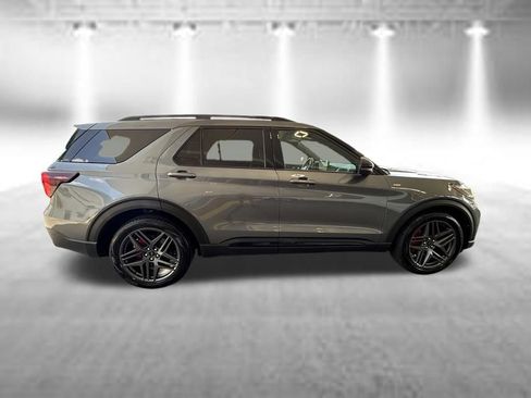 Used 2026 Ford Explorer ST-Line w/ ST-Line Street Pack RWD image 3