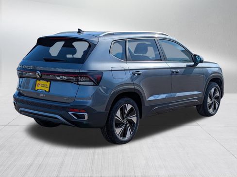 New 2026 Volkswagen Taos SE image 4