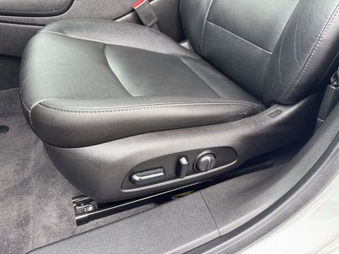 Used 2018 Chevrolet Malibu LT w/ Leather Package FWD image 14
