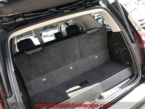 Used 2018 Chevrolet Tahoe LT w/ Luxury Package AWD/4WD image 19
