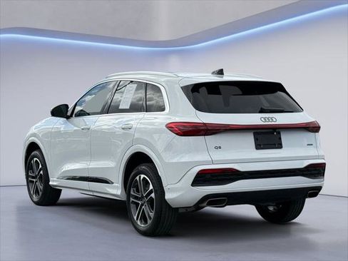 Certified 2025 Audi Q5 Premium Plus w/ Premium Plus AWD/4WD image 5