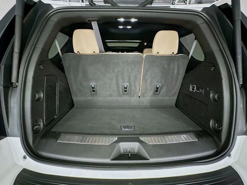 Used 2023 Chevrolet Tahoe Premier AWD/4WD image 36