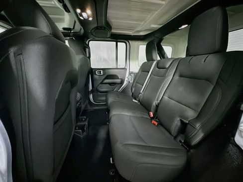Used 2023 Jeep Wrangler Unlimited Sahara w/ Cold Weather Group AWD/4WD image 14