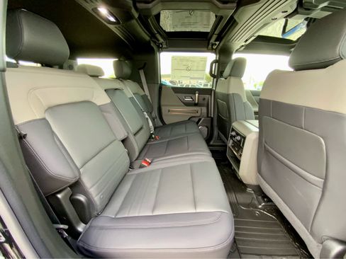 New 2025 GMC Hummer EV 3X w/ LPO, Illumination Package image 27