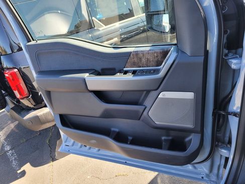 New 2026 Ford F250 Lariat w/ Black Appearance Package AWD/4WD image 12