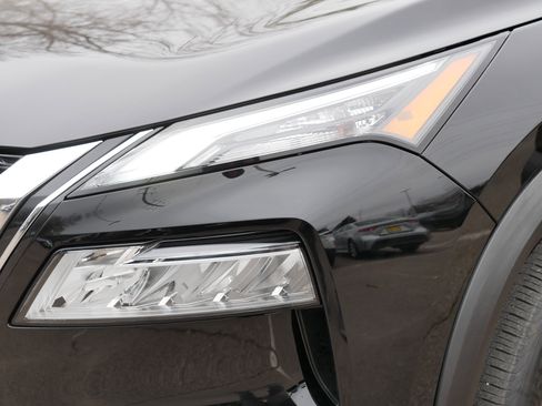 Certified 2023 Nissan Rogue SV w/ SV Premium B Package AWD/4WD image 16