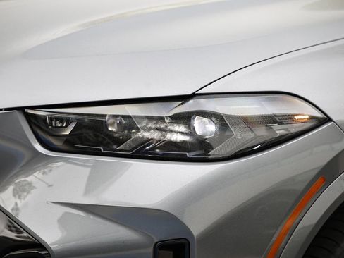 New 2026 BMW X5 xDrive40i w/ M Sport Package image 11