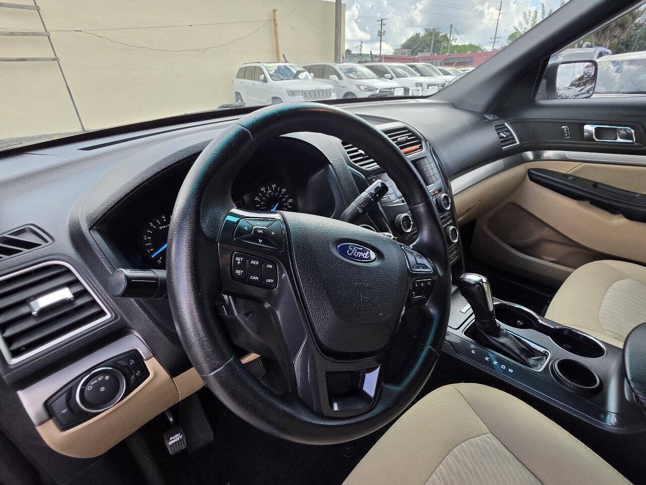Used 2017 Ford Explorer FWD image 10