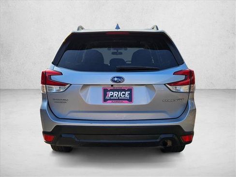 Used 2019 Subaru Forester Premium w/ All-Weather Package image 7