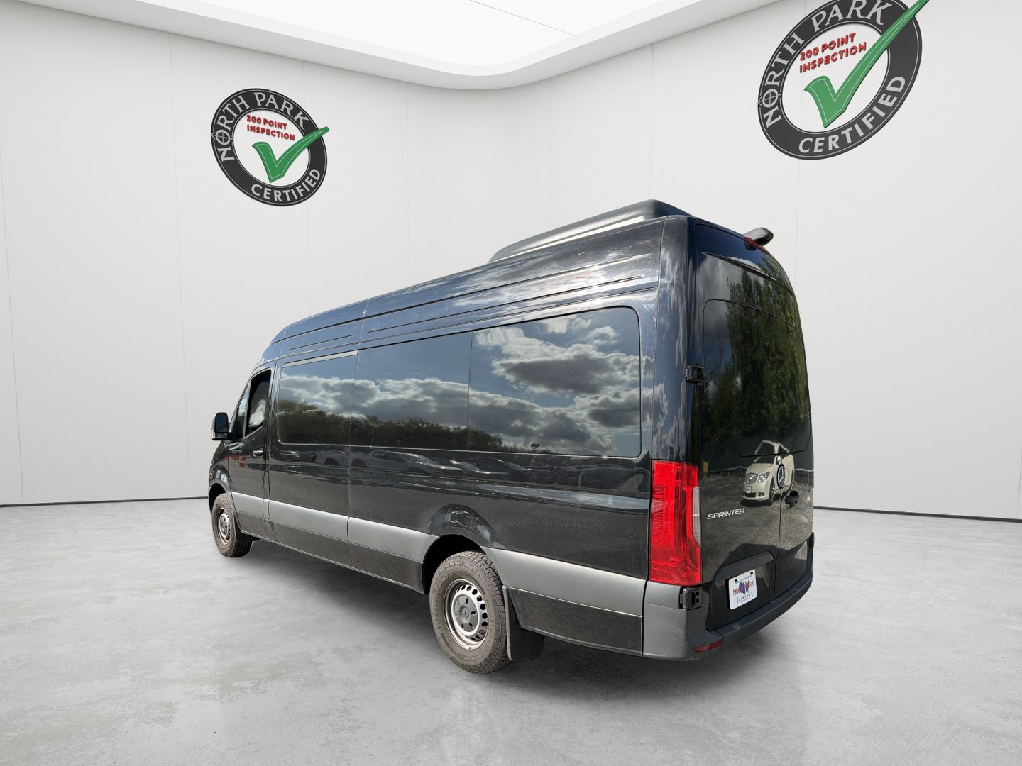Used 2025 Mercedes-Benz Sprinter 2500 image 3