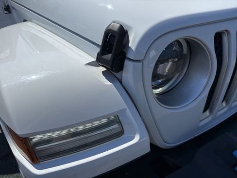 Used 2023 Jeep Wrangler Unlimited Sahara w/ Cold Weather Group image 27