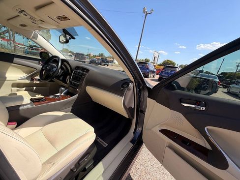 Used 2012 Lexus IS 250 w/ Premium Pkg Value Edition RWD image 12