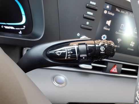 New 2026 Hyundai Elantra SEL Sport Premium FWD image 31