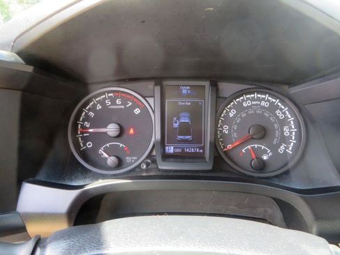 Used 2020 Toyota Tacoma SR AWD/4WD image 18