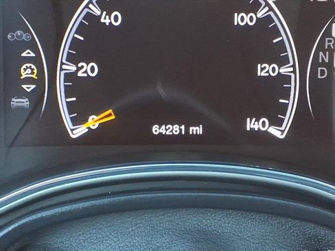 Used 2018 Jeep Grand Cherokee Limited image 27