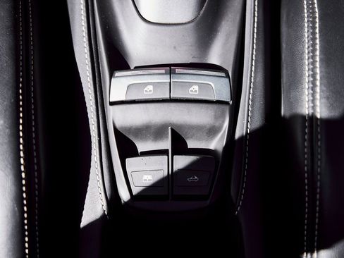 Used 2018 Ferrari 488 Spider image 63