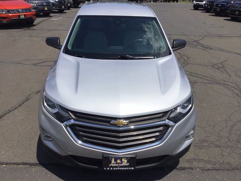 Used 2021 Chevrolet Equinox LS w/ LS Convenience Package AWD/4WD image 5