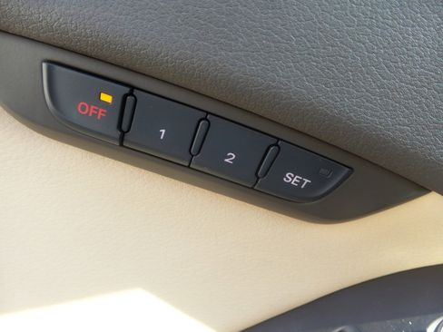 Used 2013 Audi A4 Premium Plus w/ Premium Plus Pkg image 33