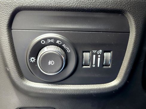 Used 2022 Jeep Grand Cherokee L Overland w/ Luxury Tech Group IV image 30