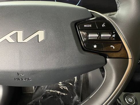 New 2026 Kia Niro Wind FWD image 25