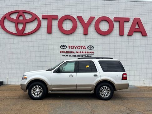 Used 2014 Ford Expedition XLT w/ Equipment Group 202A RWD image 3