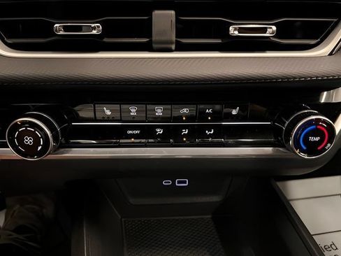 Certified 2025 Chevrolet Equinox LT AWD/4WD image 27