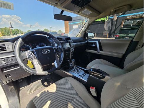 Used 2017 Toyota 4Runner SR5 AWD/4WD image 2