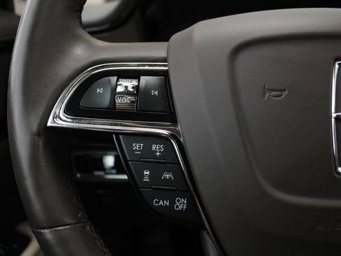 Used 2023 Lincoln Nautilus Reserve AWD/4WD image 13