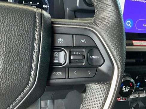 Used 2024 Toyota Tacoma Limited w/ Limited Package (LT) AWD/4WD image 13