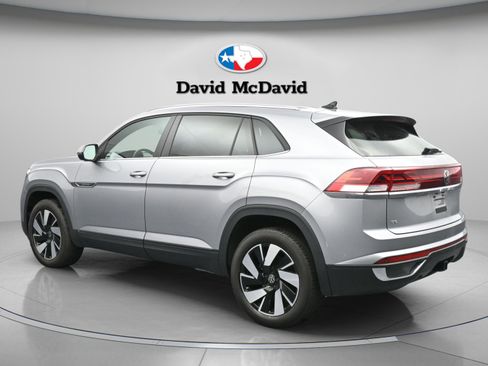 Used 2024 Volkswagen Atlas Cross Sport SE FWD image 6