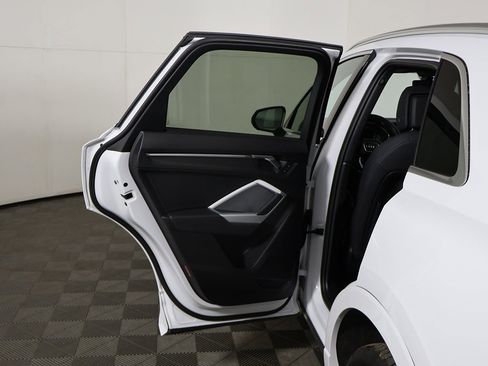 Used 2025 Audi Q3 2.0T Premium image 22