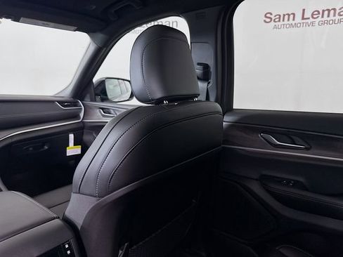 New 2025 Jeep Grand Cherokee L Limited w/ Black Appearance Package image 24