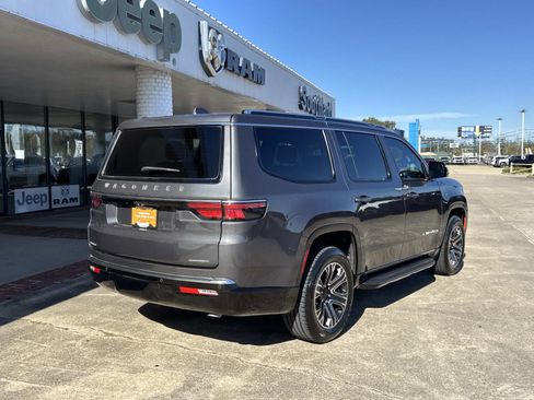 Used 2022 Jeep Wagoneer Series III w/ Convenience Group I image 7