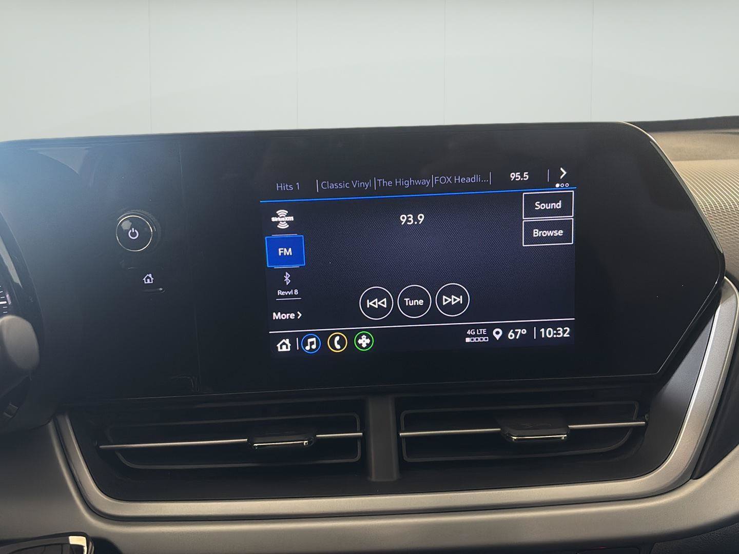Certified 2024 Chevrolet Trax LS w/ LS Convenience Package FWD image 6