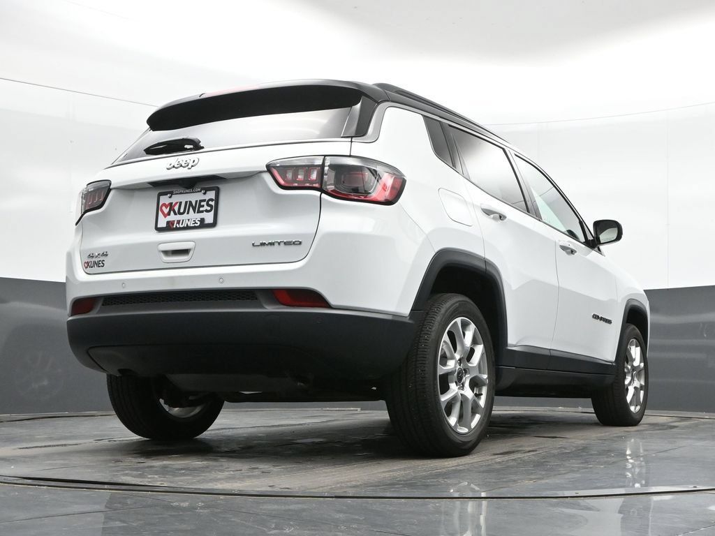 Used 2025 Jeep Compass Limited AWD/4WD image 39