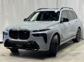 Used 2025 BMW X7 M60i video 3
