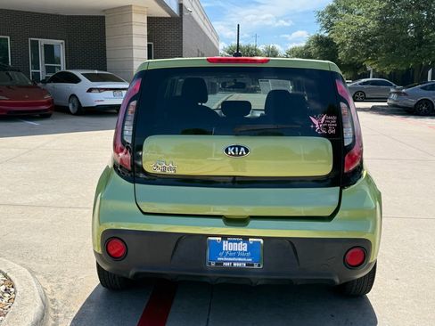 Used 2017 Kia Soul FWD image 4