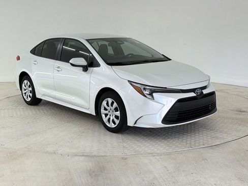 Used 2024 Toyota Corolla LE FWD image 7