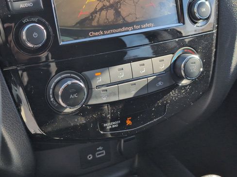 Used 2022 Nissan Rogue Sport S image 21