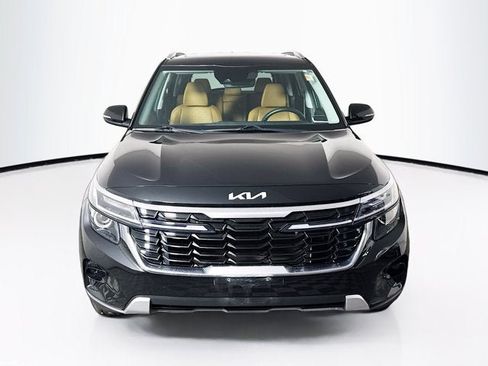 Certified 2024 Kia Seltos EX AWD/4WD image 2