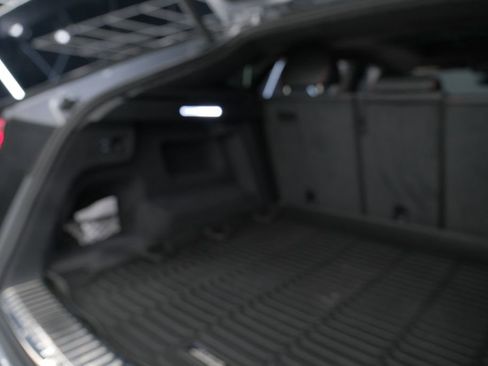 Used 2020 Lamborghini Urus Base image 42