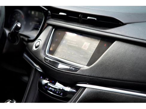 Used 2020 Cadillac XT5 Premium Luxury image 35