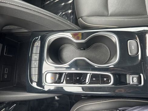 Used 2021 Buick Envision Essence w/ Sport Touring Package image 28