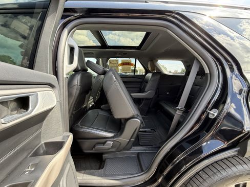 Certified 2023 Ford Explorer Limited w/ Limited Technology Package AWD/4WD image 26