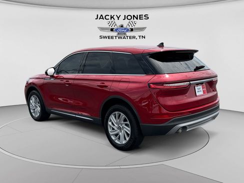 Used 2024 Lincoln Corsair FWD image 3