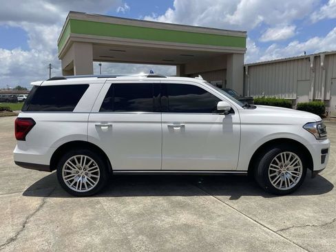 Used 2024 Ford Expedition Limited RWD image 2